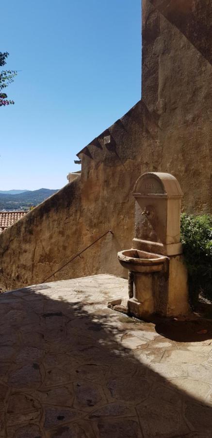 L'Odyssee Provencale, Un Duplex De Charme De 2 Chambres Au Pied Du Village Medieval De Bormes-Les-Mimosas, Offrant Des Prestations Haut De Gamme Et Une Superbe Vue Sur Le Massif Des Maures Exterior photo